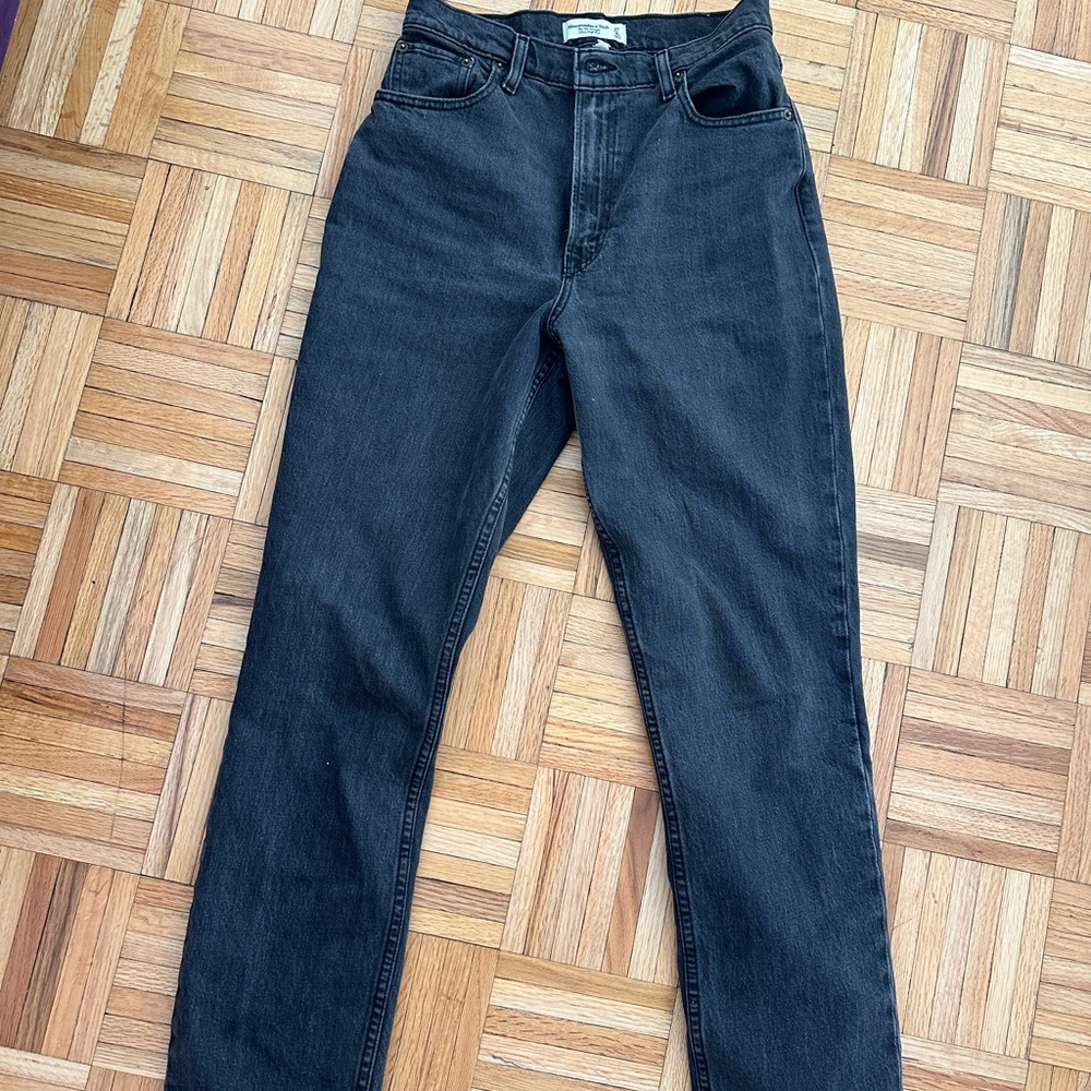 Abercrombie Ultra High Rise 90’s Straight Leg Jeans